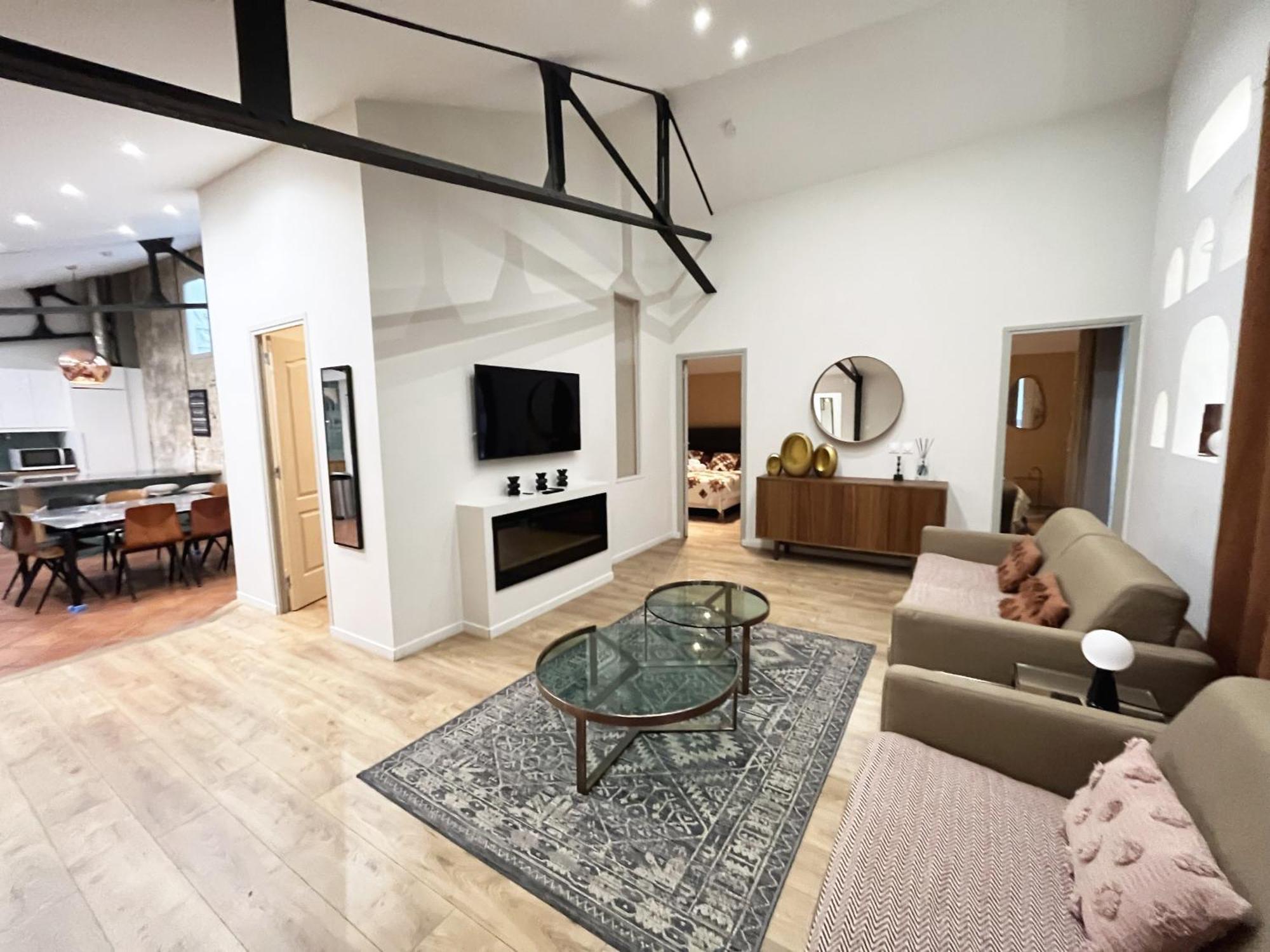 Urban Flat 161 - Sublime 4bdr Luxury Flat In